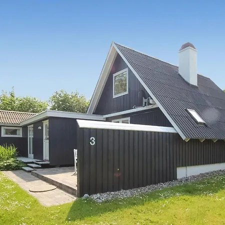 4 Bedroom Nice In Samso